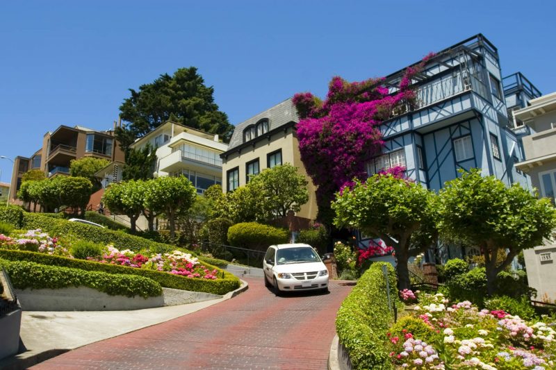 Lombard St curves on Russian Hill in San Francisco